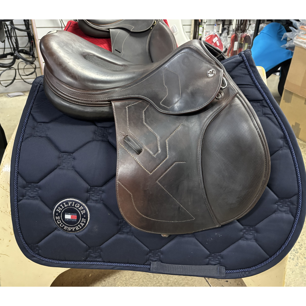 Prestige X Breath Jump Saddle 17" (used)